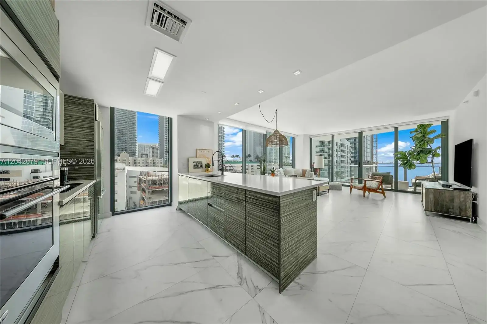 460 NE 28th St # 701, Miami FL 33137 photo 2
