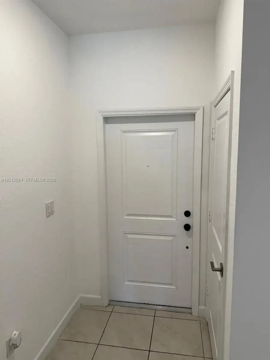 669 SW 11th St, Florida City FL 33034 photo 4