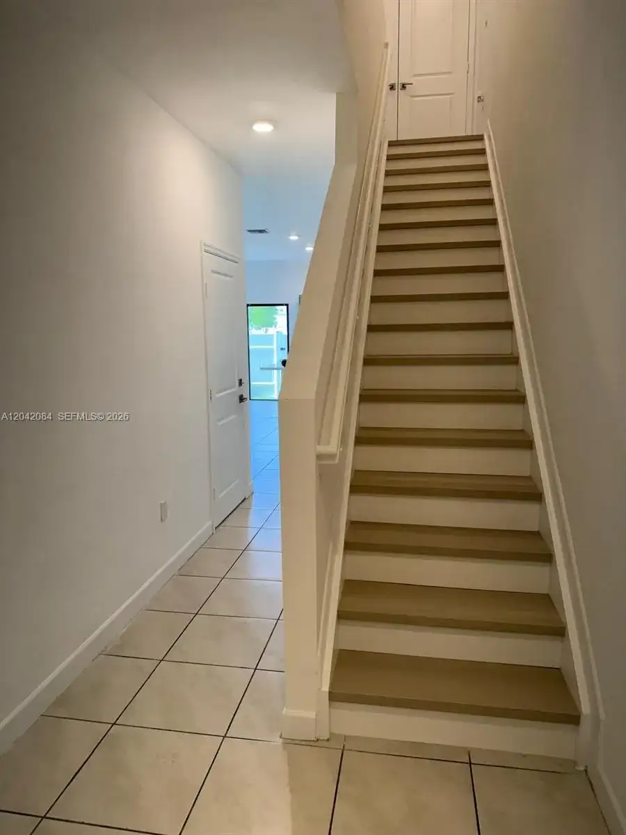 669 SW 11th St, Florida City FL 33034 photo 5