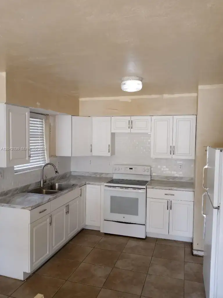 2901 NW 50th St, Miami FL 33142 photo 2