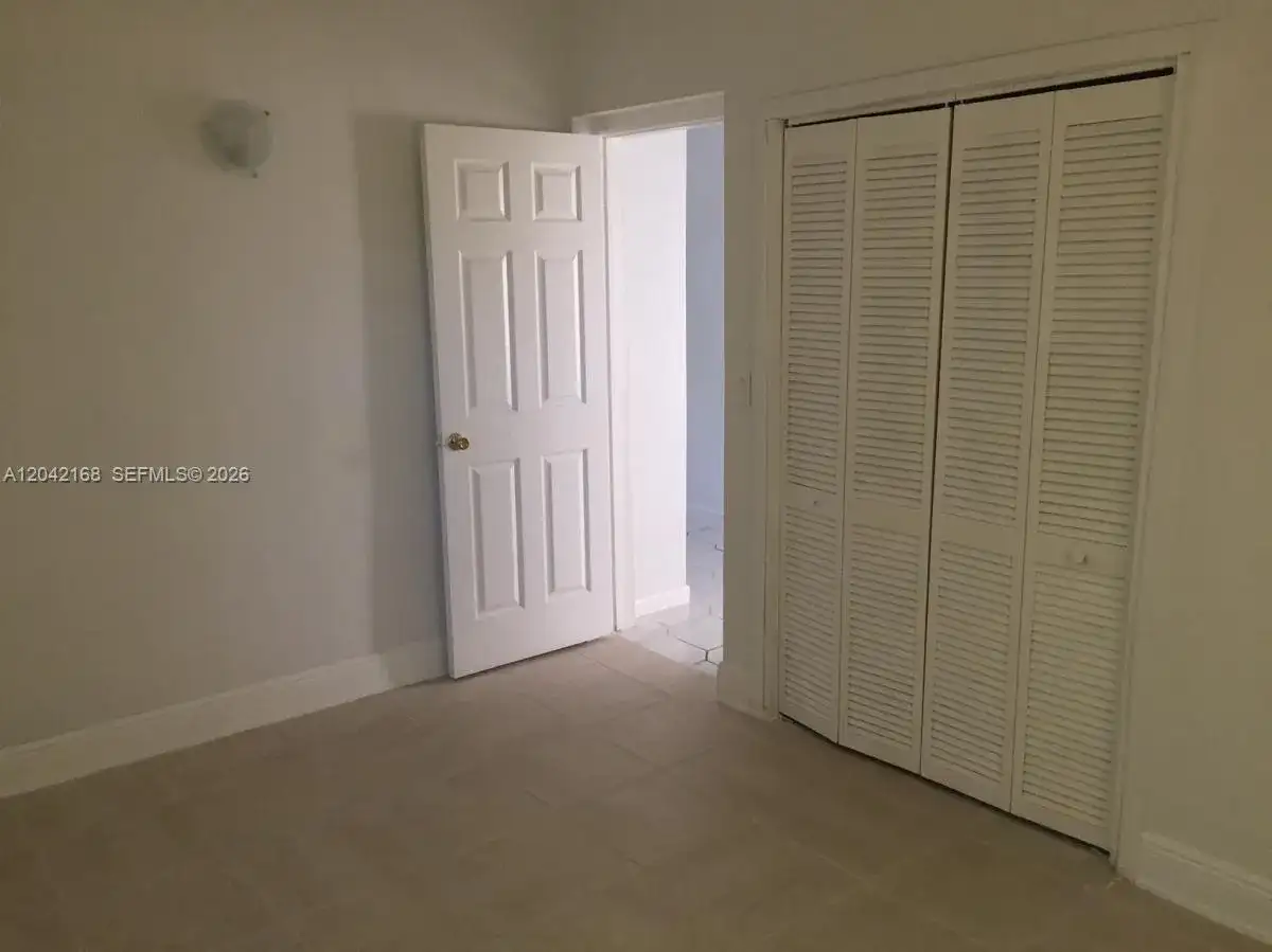 1617 NE 177th St, North Miami Beach FL 33162 photo 3
