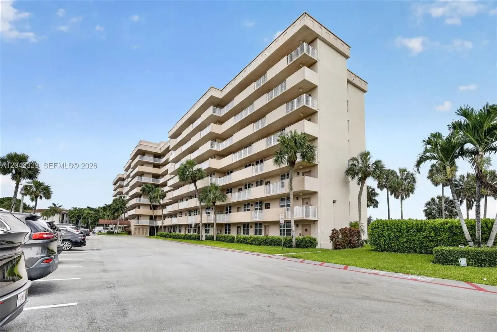 250 Jacaranda Dr # 411, Plantation FL 33324 photo 2