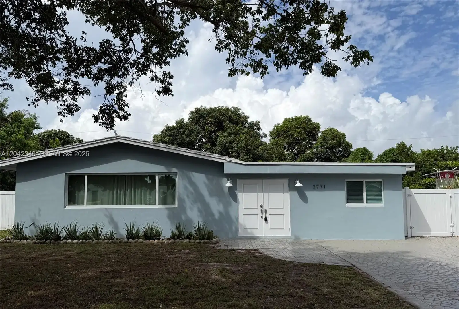 2771 NE 2nd Ter, Pompano Beach FL 33064 photo 2