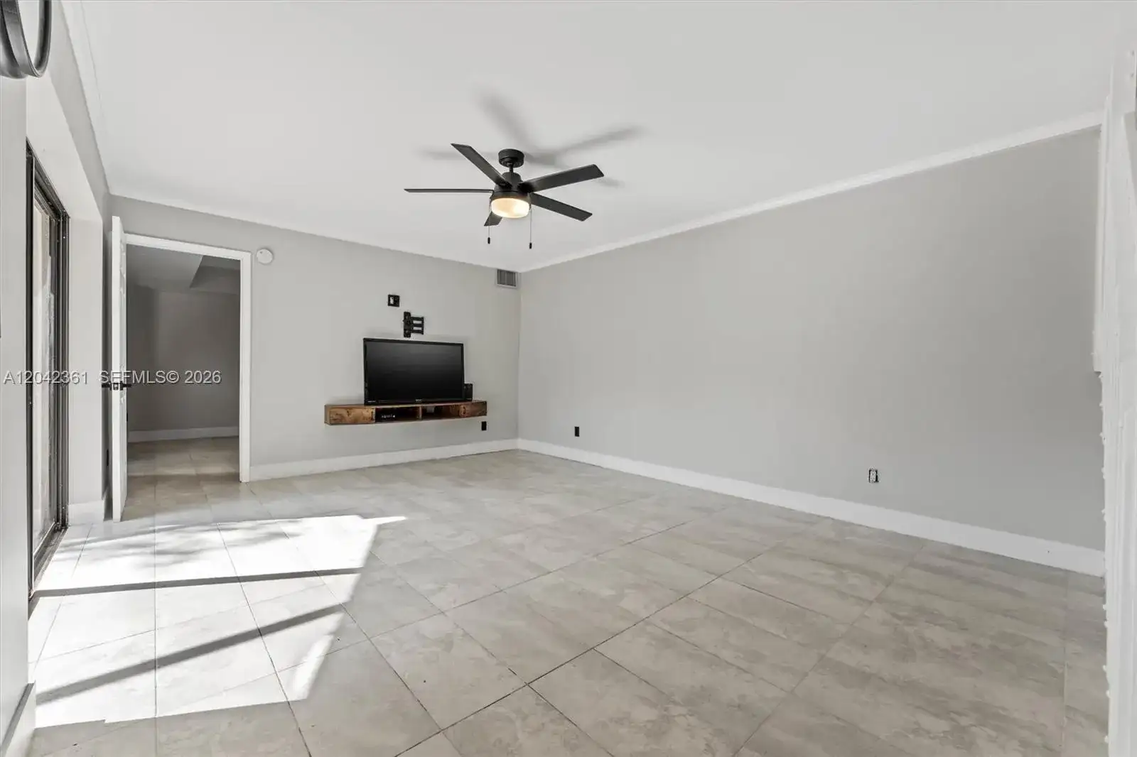 11867 SW 13th Ct, Davie FL 33325 photo 4