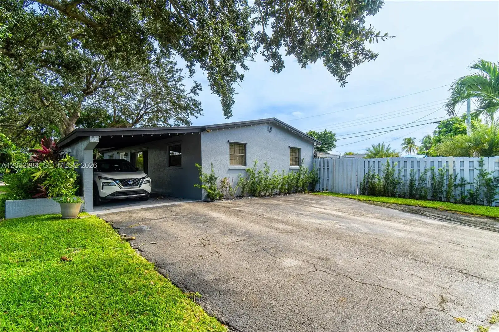 3338 Taft St, Hollywood FL 33021 photo 2