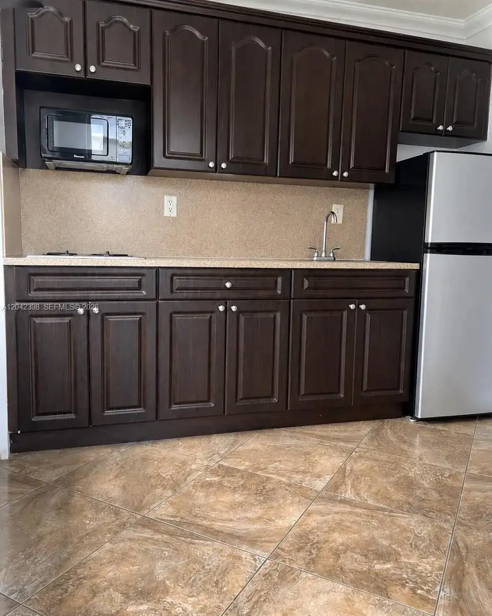 18025 NW 83rd Ave # 1, Hialeah FL 33015 photo 3