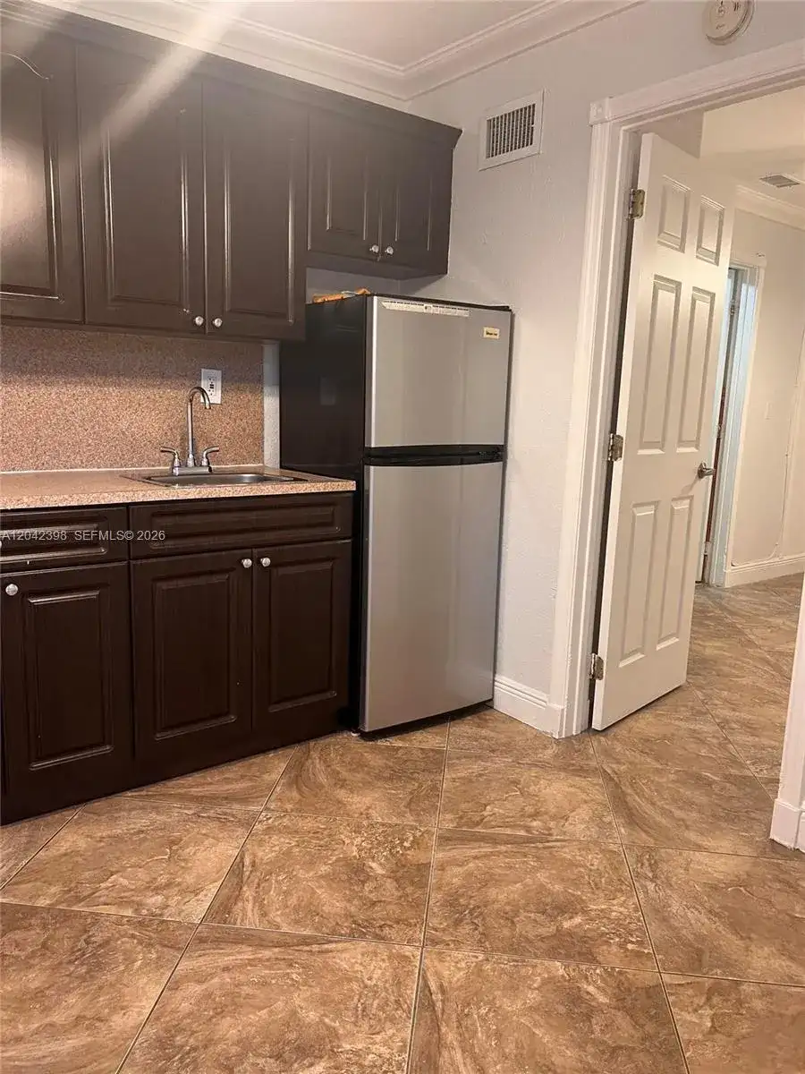 18025 NW 83rd Ave # 1, Hialeah FL 33015 photo 4