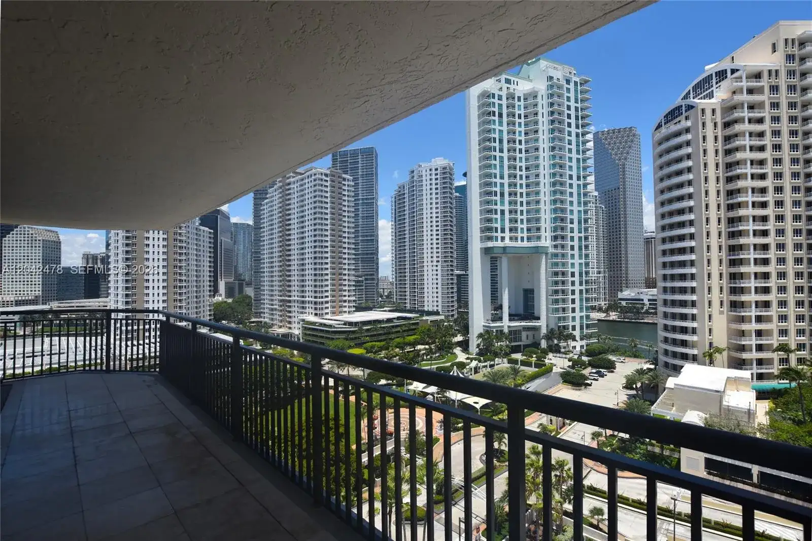 540 Brickell Key Dr # 1513, Miami FL 33131 photo 2