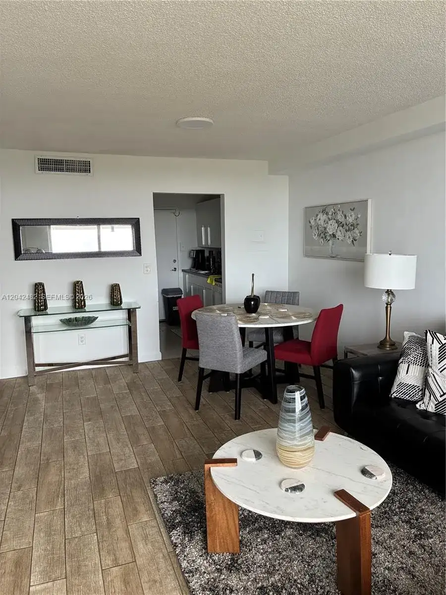 2000 NE 135th St # 710, North Miami FL 33181 photo 4
