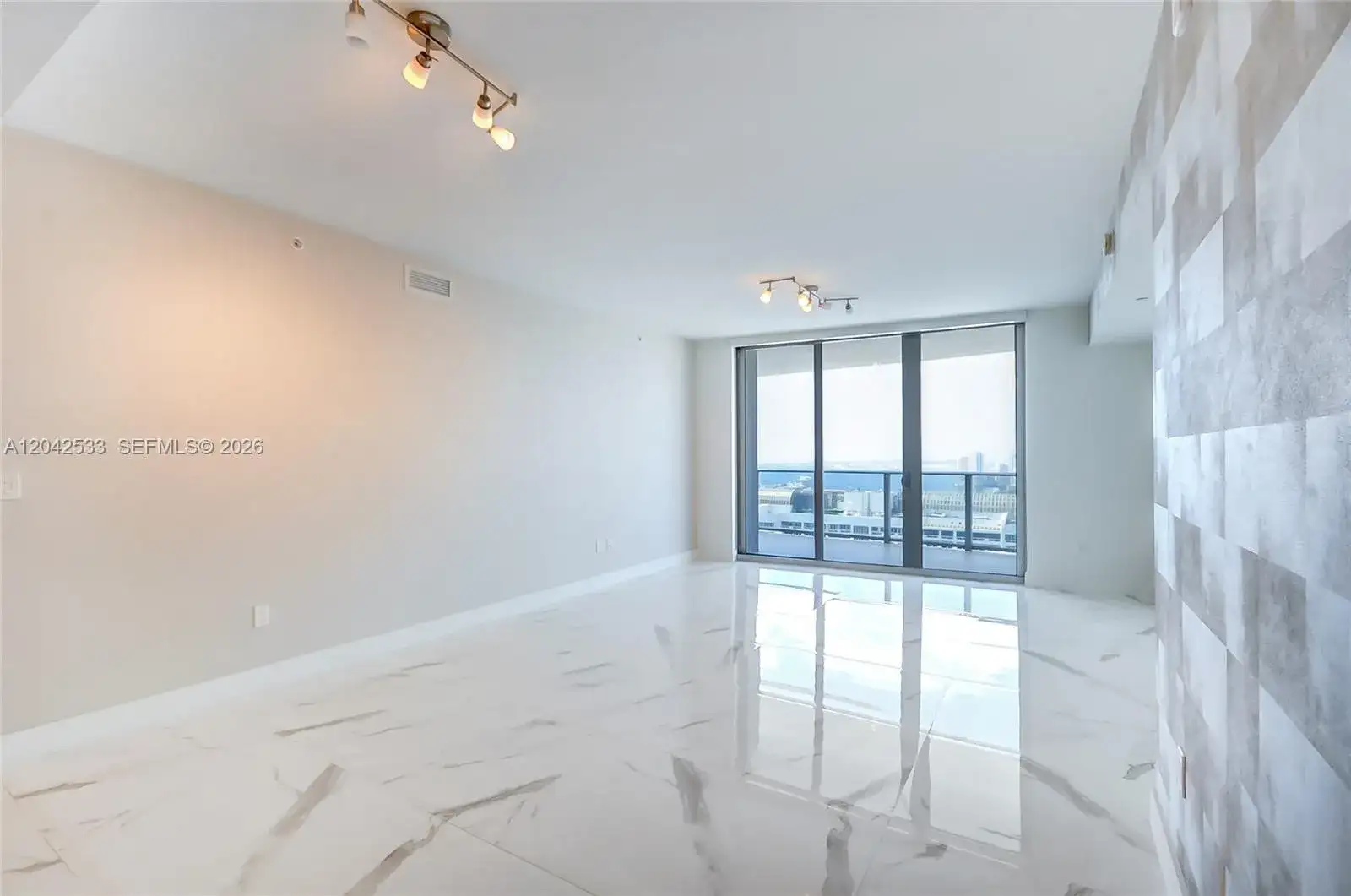 488 NE 18th St # 4310, Miami FL 33132 photo 5