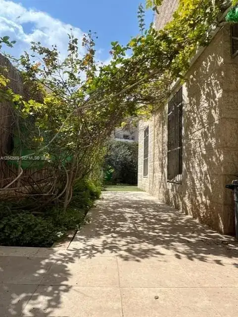 13 Bloch # 3, FL 9083800 photo 2