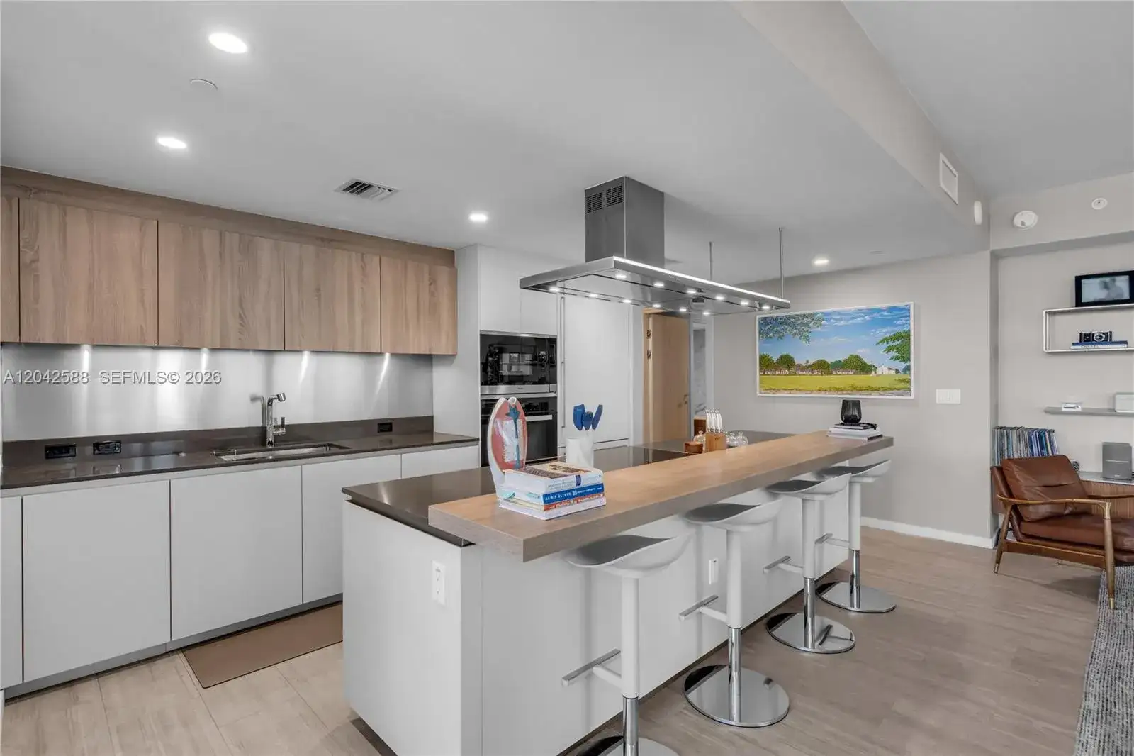 1000 Brickell Plz # 2402, Miami FL 33131 photo 4