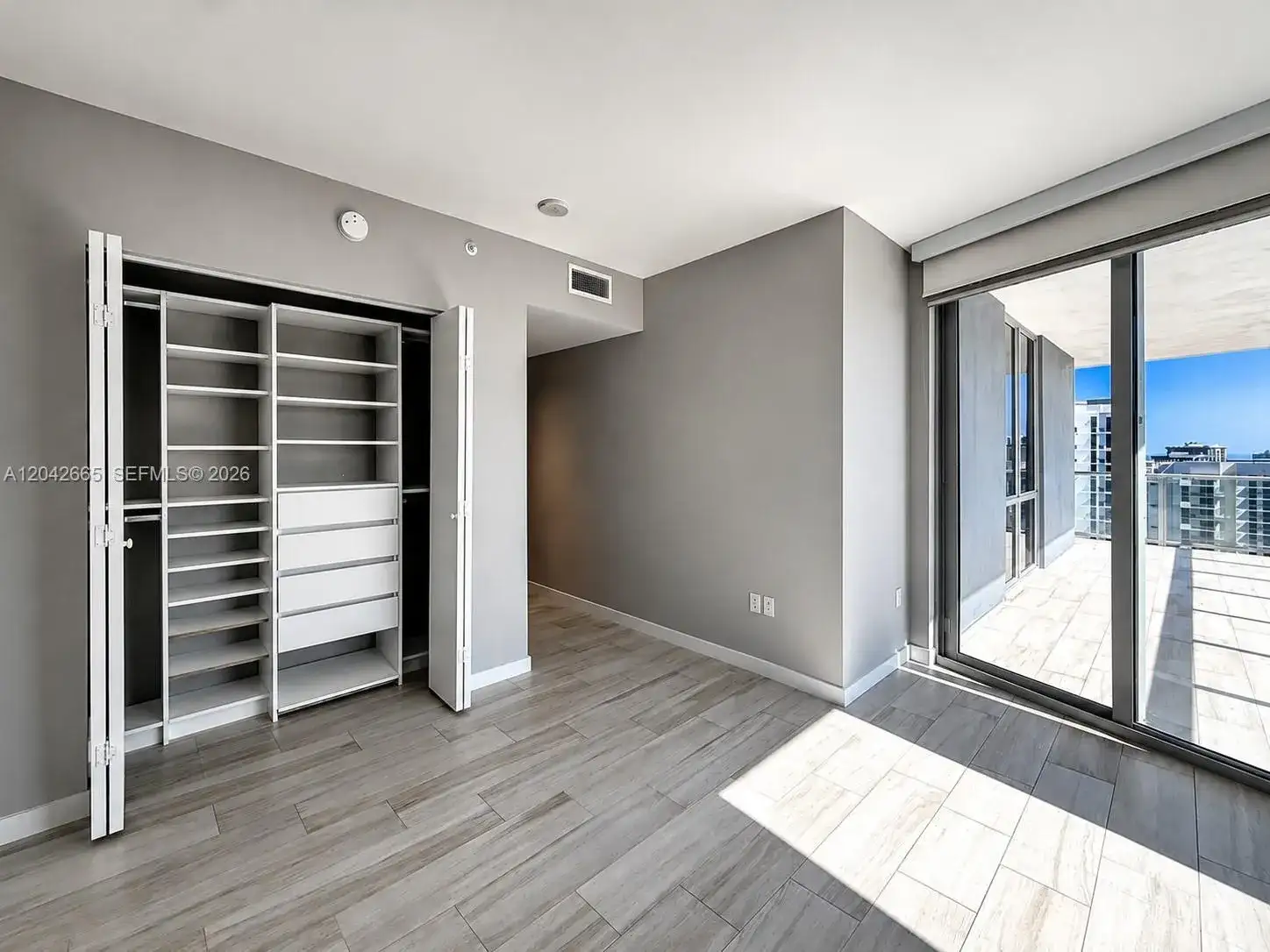 1010 SW 2nd Ave # 1809, Miami FL 33130 photo 3