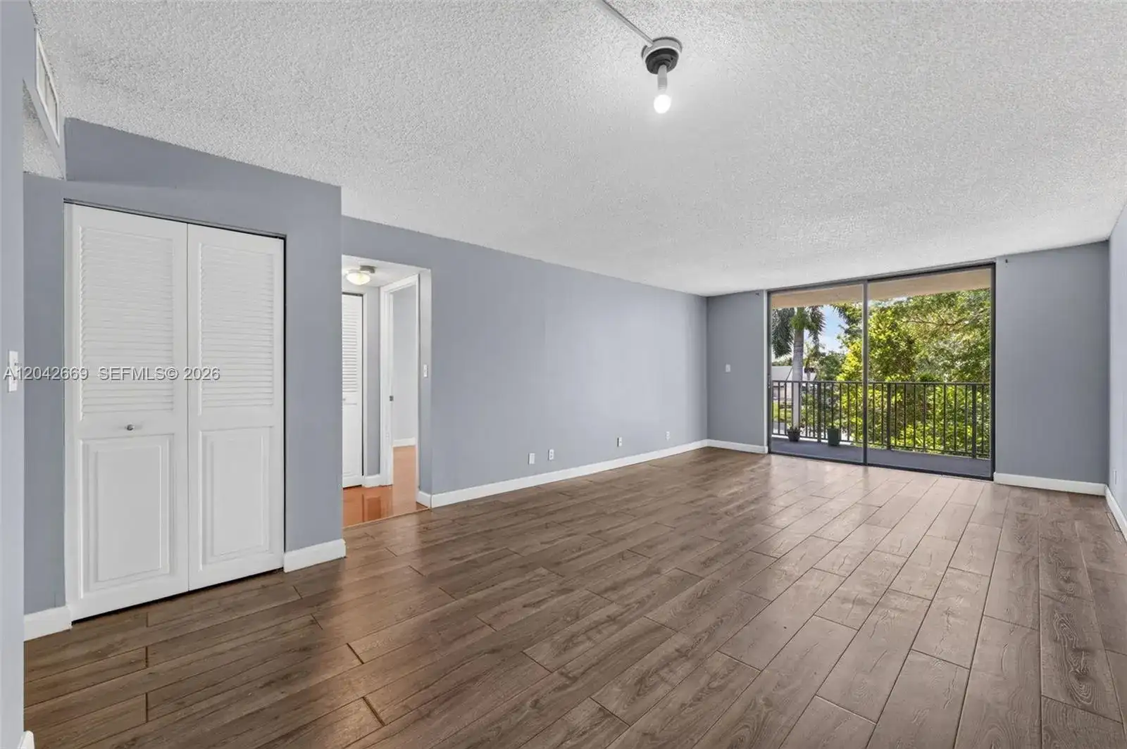 6190 Woodlands Blvd # 316, Tamarac FL 33319 photo 4