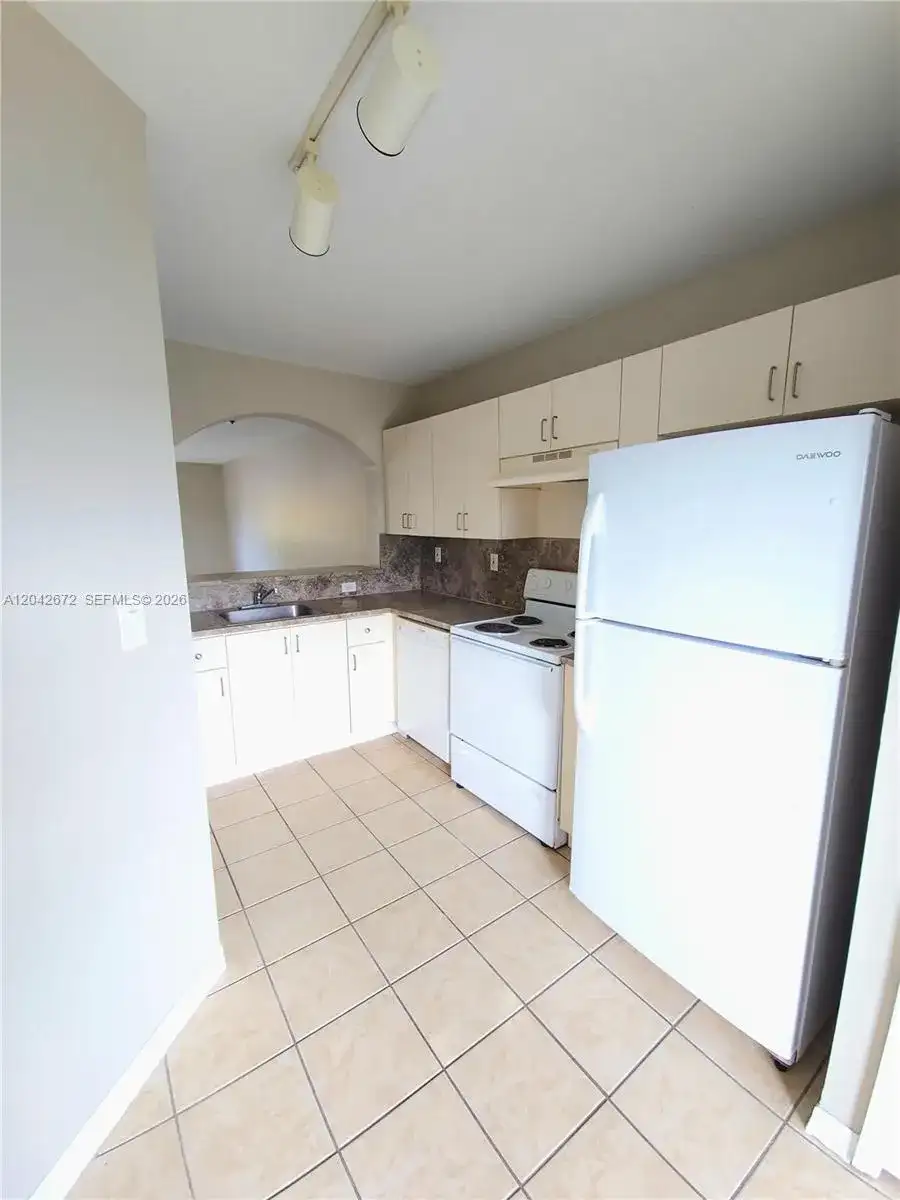 990 NE 33rd Ter # 102, Homestead FL 33033 photo 5
