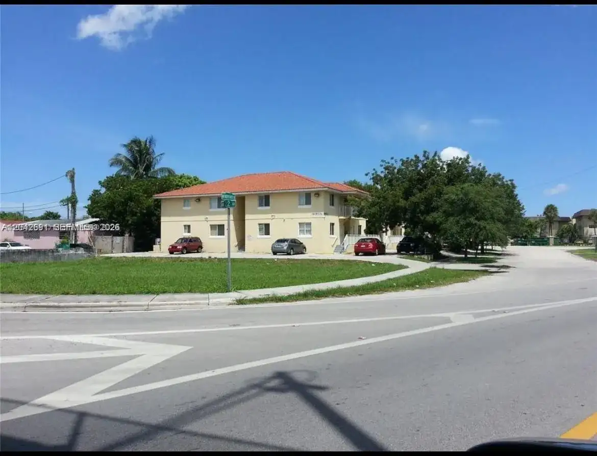2185 NW 16th Ter # 10, Miami FL 33125 photo 2
