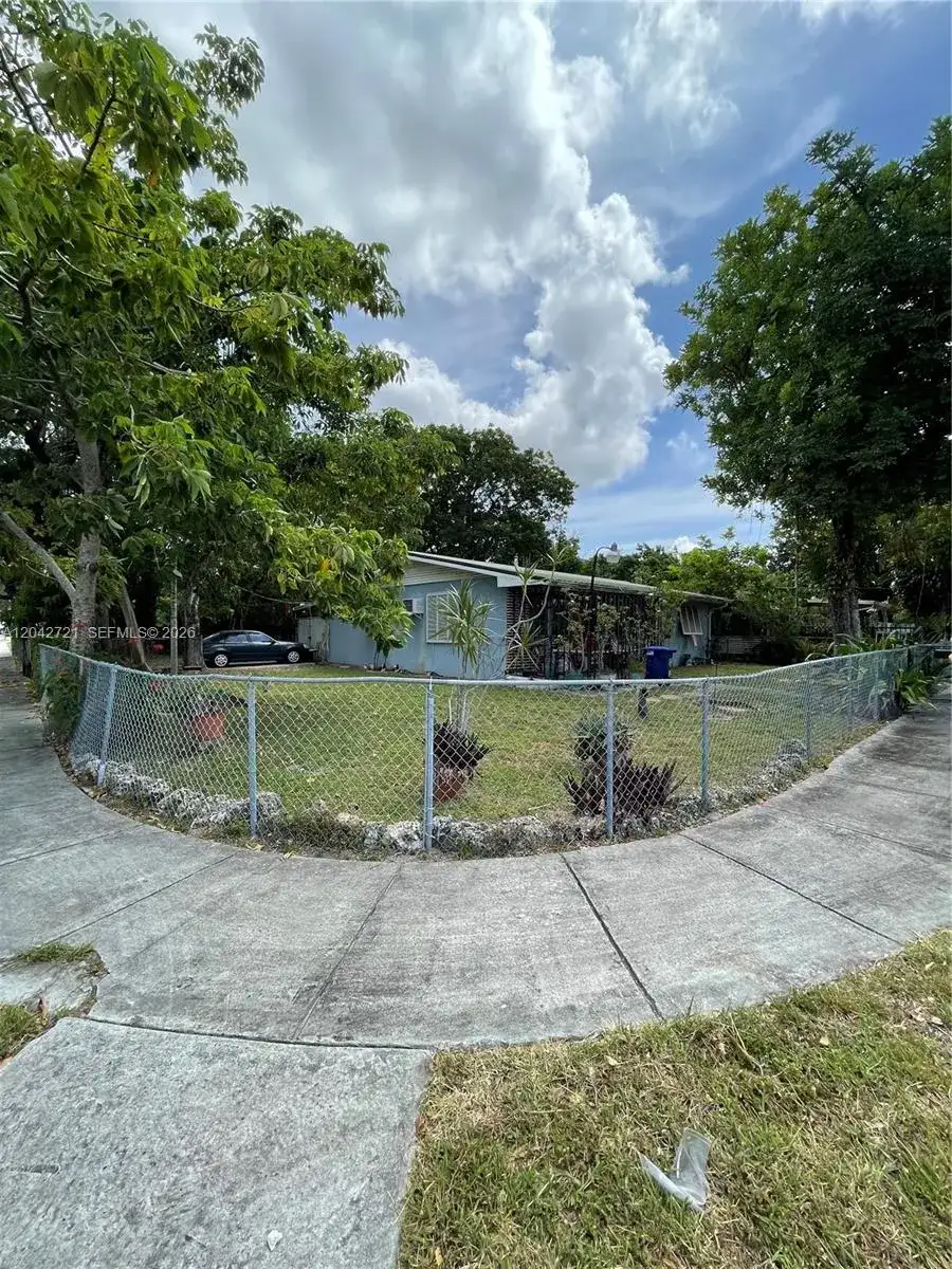 1797 NW 113th Ter, Miami FL 33167 photo 2