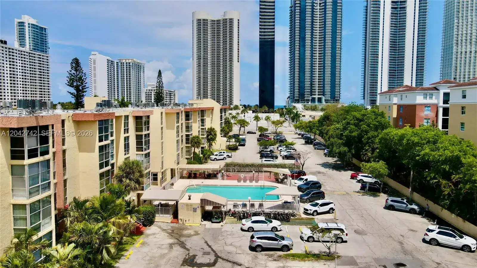 200 172nd St # 114, Sunny Isles Beach FL 33160 photo 2
