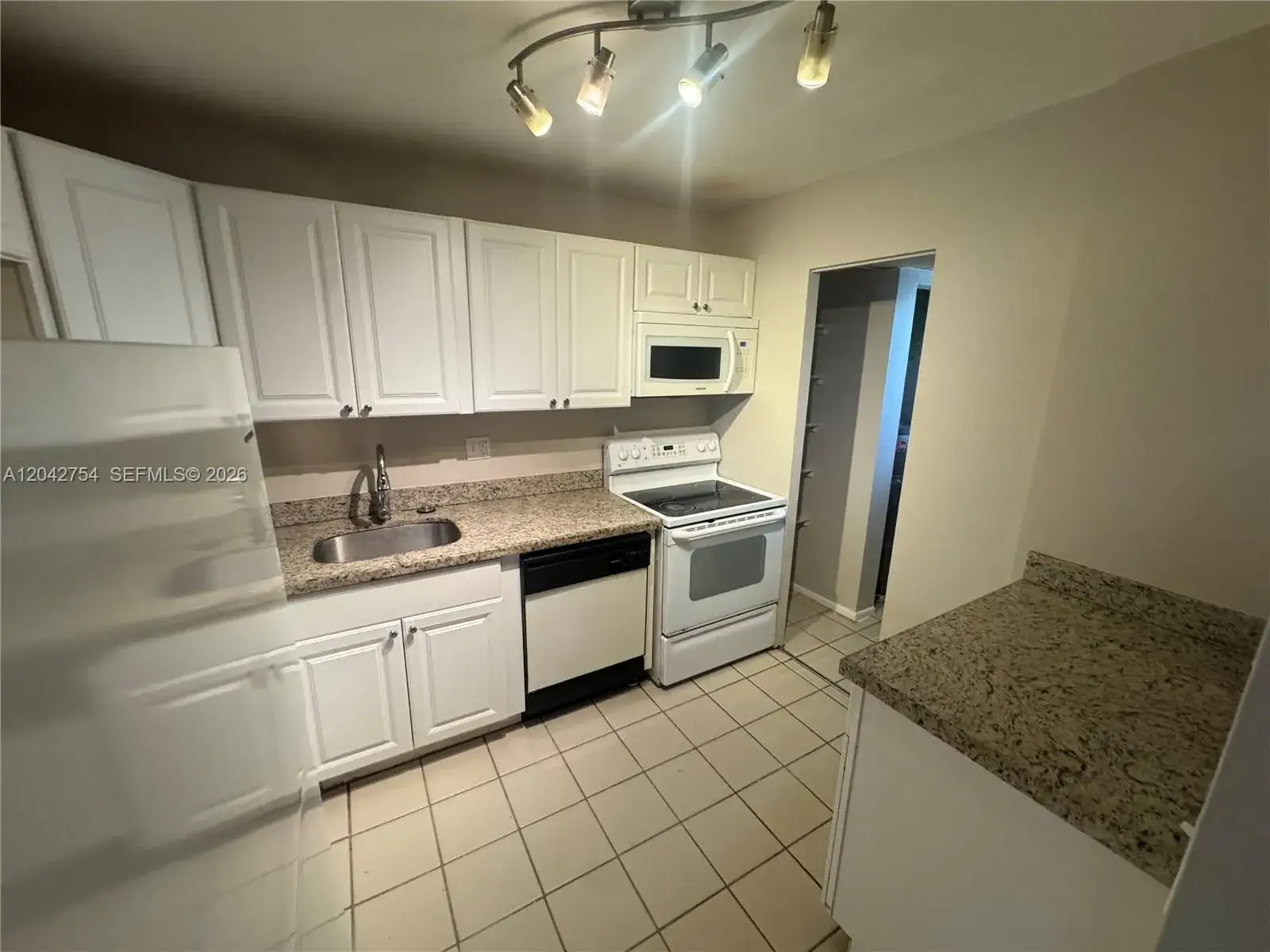 7910 Colony Cir N # 304, Tamarac FL 33321 photo 4