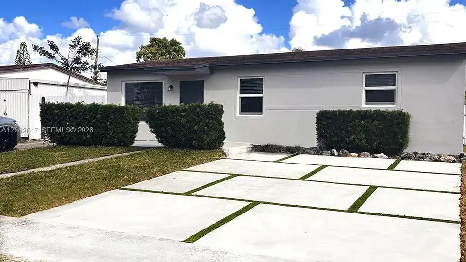 721 N 68th Ter, Hollywood FL 33024 photo 2