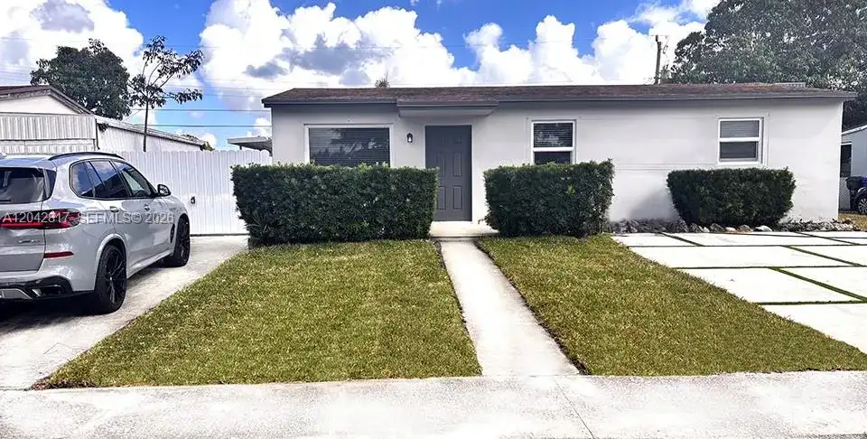 721 N 68th Ter, Hollywood FL 33024 photo 3