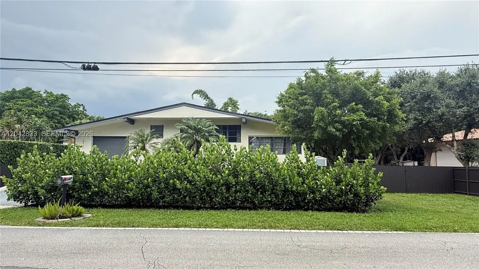 10751 SW 48th St, Davie FL 33328 photo 3