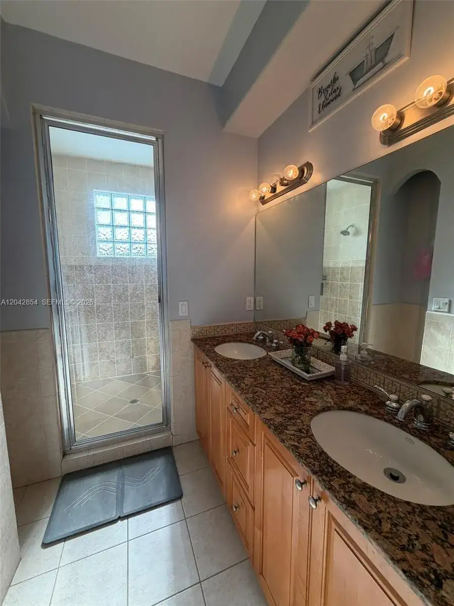 1321 NE 5th Ter, Fort Lauderdale FL 33304 photo 4