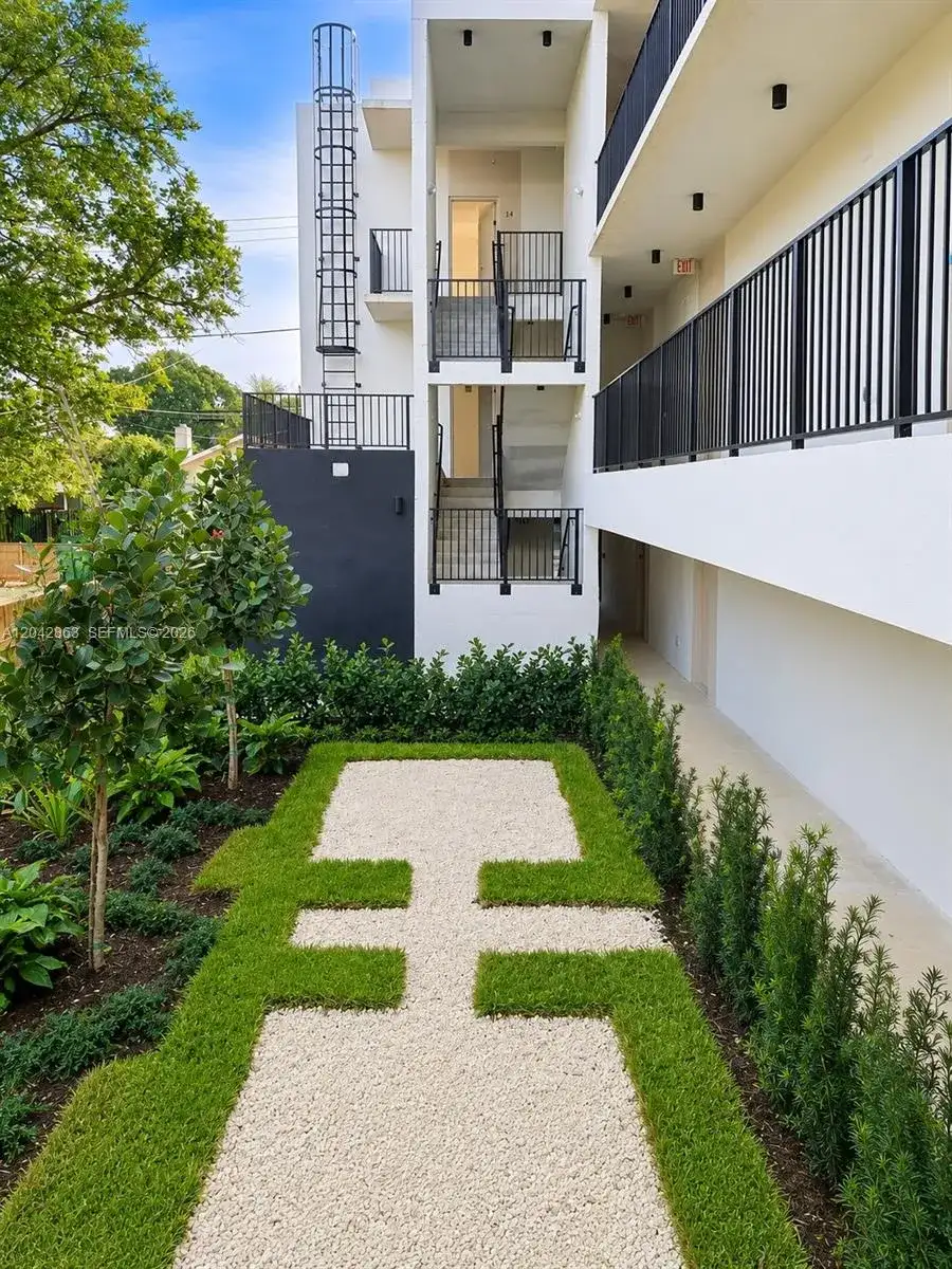 8106 NE 1st Ave # 2, Miami FL 33138 photo 4
