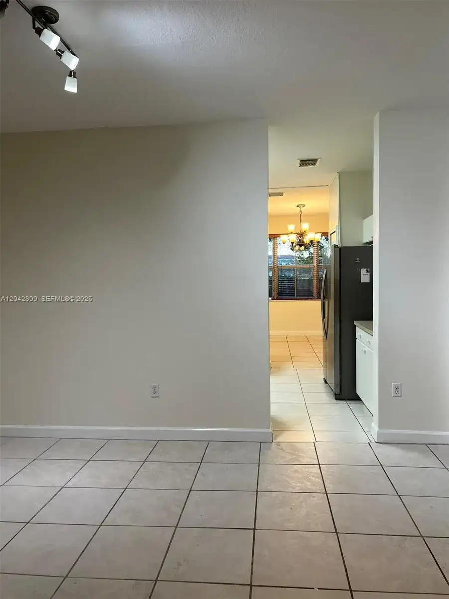 10861 NW 85th Ter, Doral FL 33178 photo 4