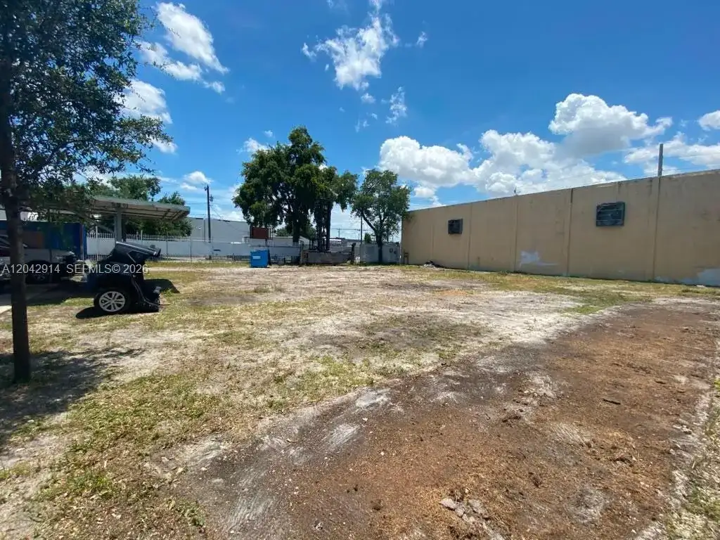 3367 NW 68th St, Miami FL 33147 photo 2
