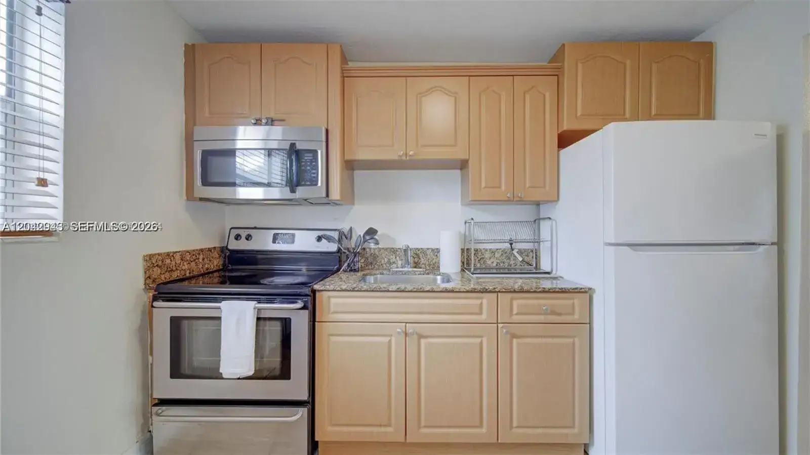 427 SW 6th St # 4, Miami FL 33130 photo 2