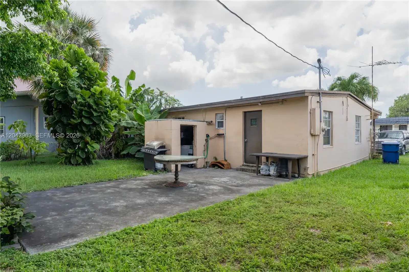9265 SW 38th St, Miami FL 33165 photo 2