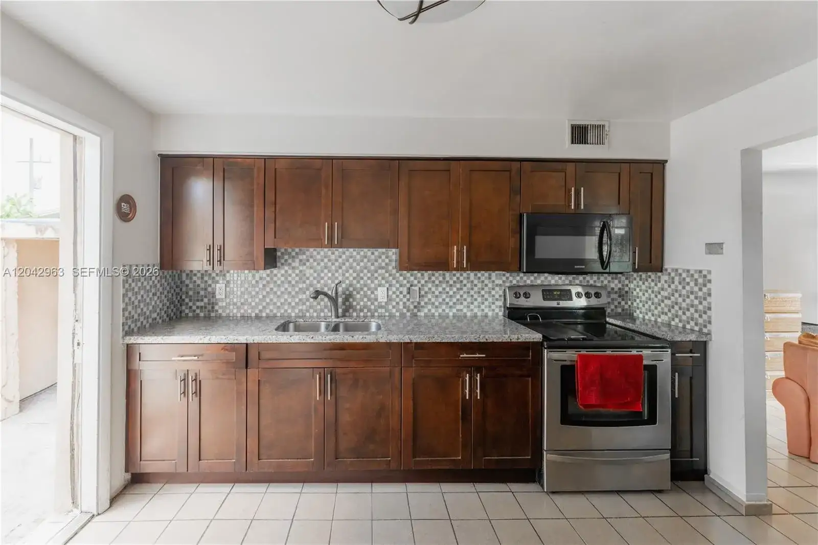 9265 SW 38th St, Miami FL 33165 photo 4