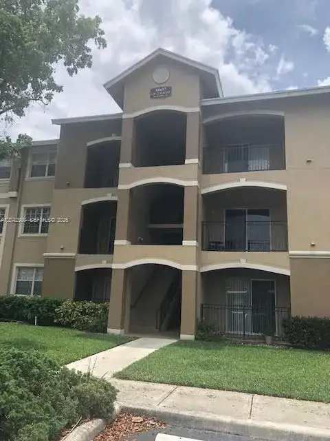 11600 SW 2nd St # 18207, Pembroke Pines FL 33025 photo 2