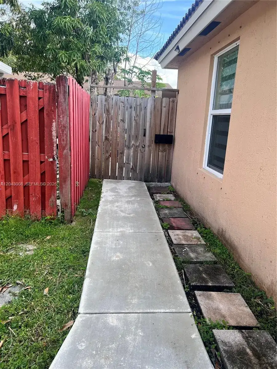 20613 SW 93rd Ave # 2, Cutler Bay FL 33189 photo 2