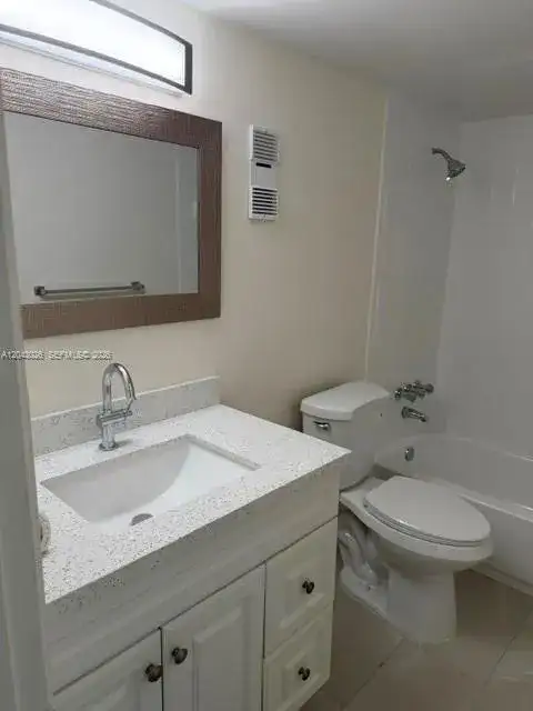 8405 NW 8th St # 303, Miami FL 33126 photo 5
