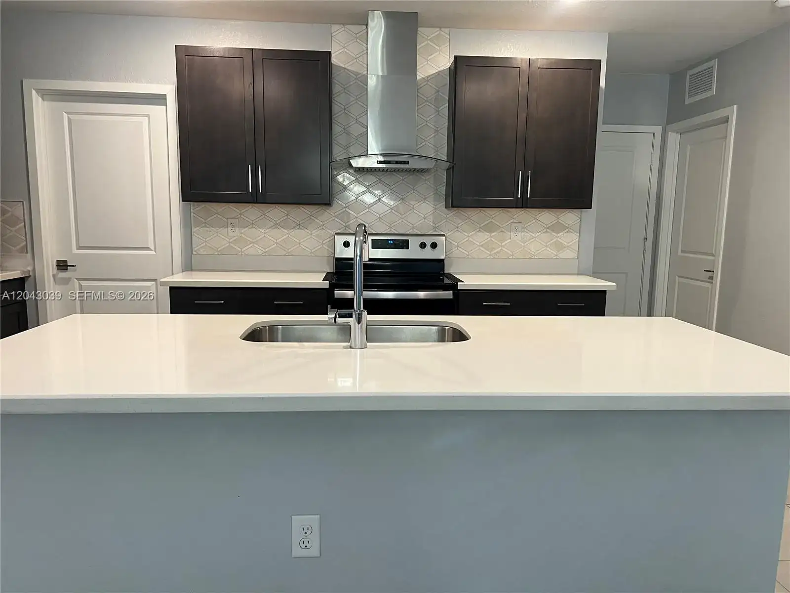 421 NE 6th Ct, Florida City FL 33034 photo 4