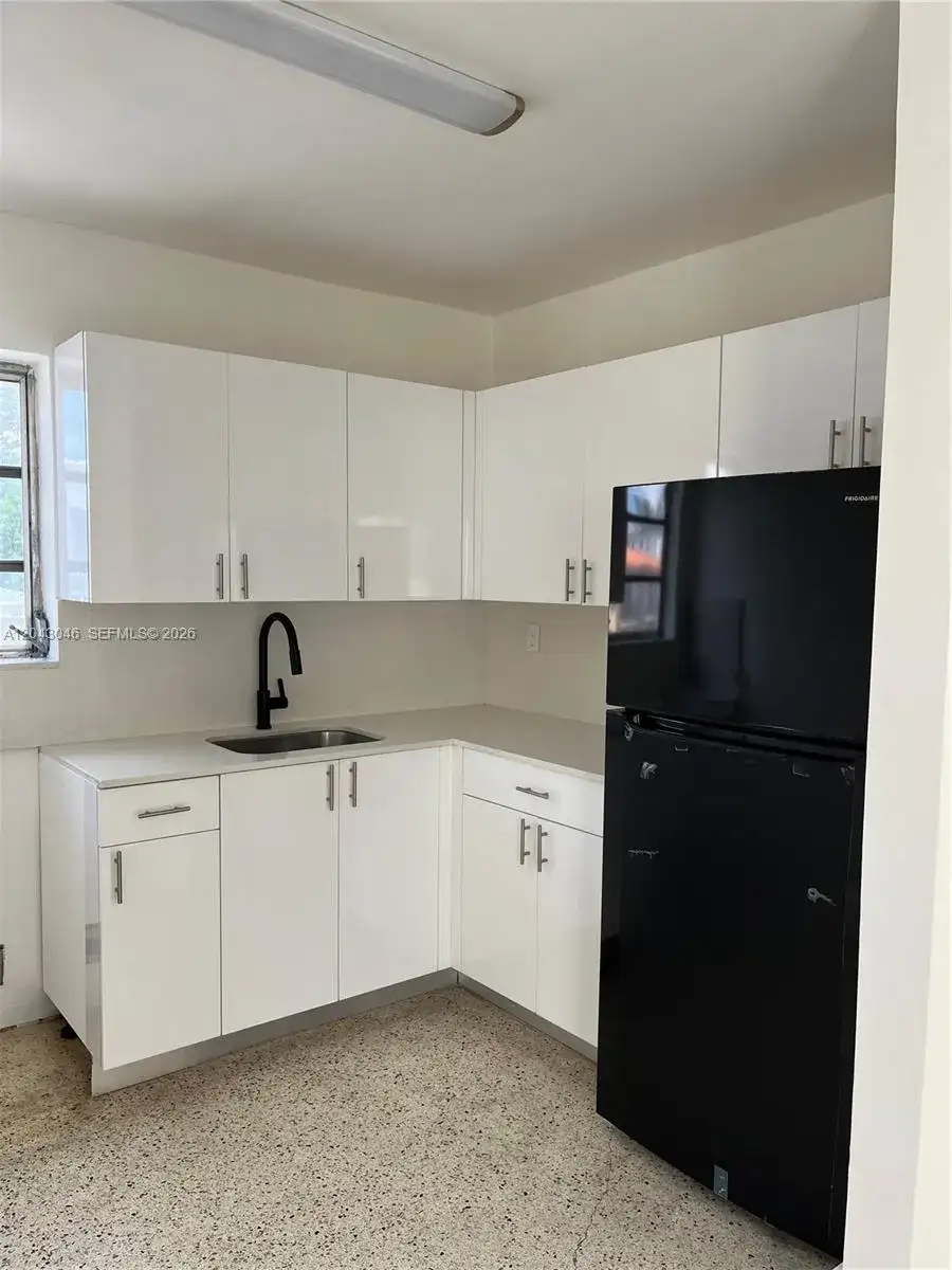 2010 SW 6th St # 4, Miami FL 33135 photo 3