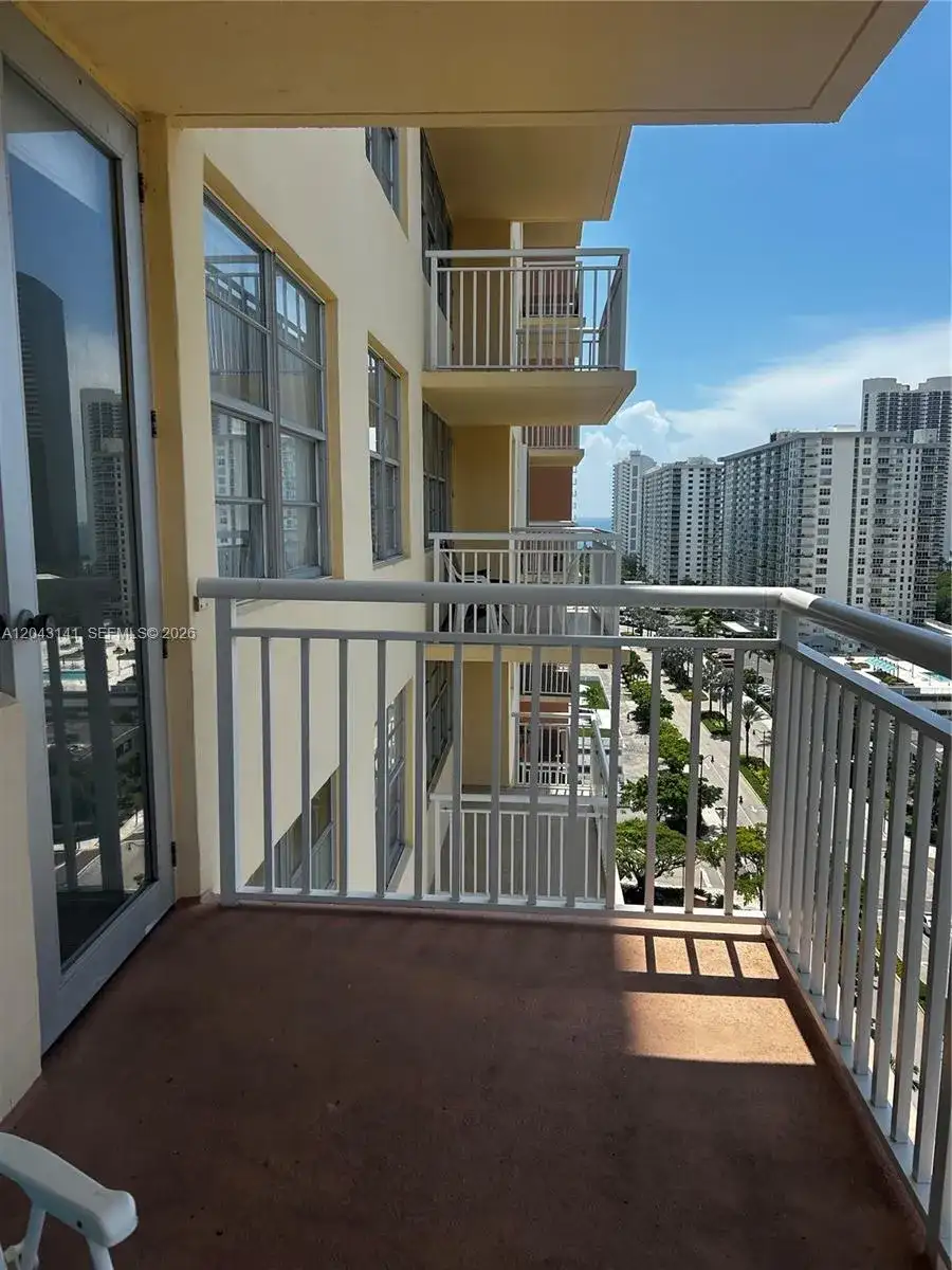 251 174th St # 1607, Sunny Isles Beach FL 33160 photo 2