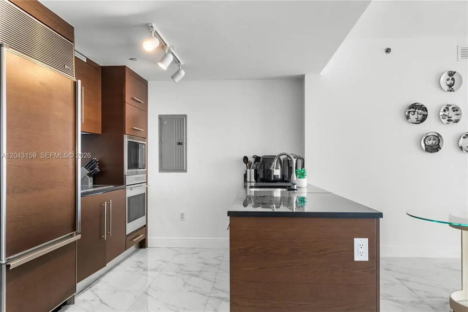 465 Brickell Ave # 5505, Miami FL 33131 photo 2