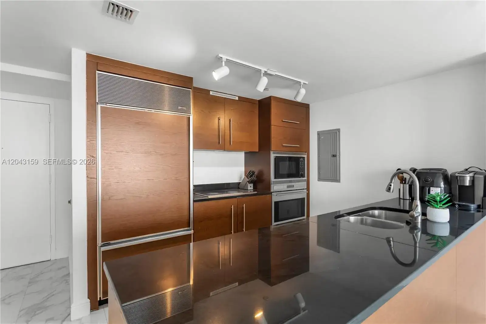 465 Brickell Ave # 5505, Miami FL 33131 photo 3