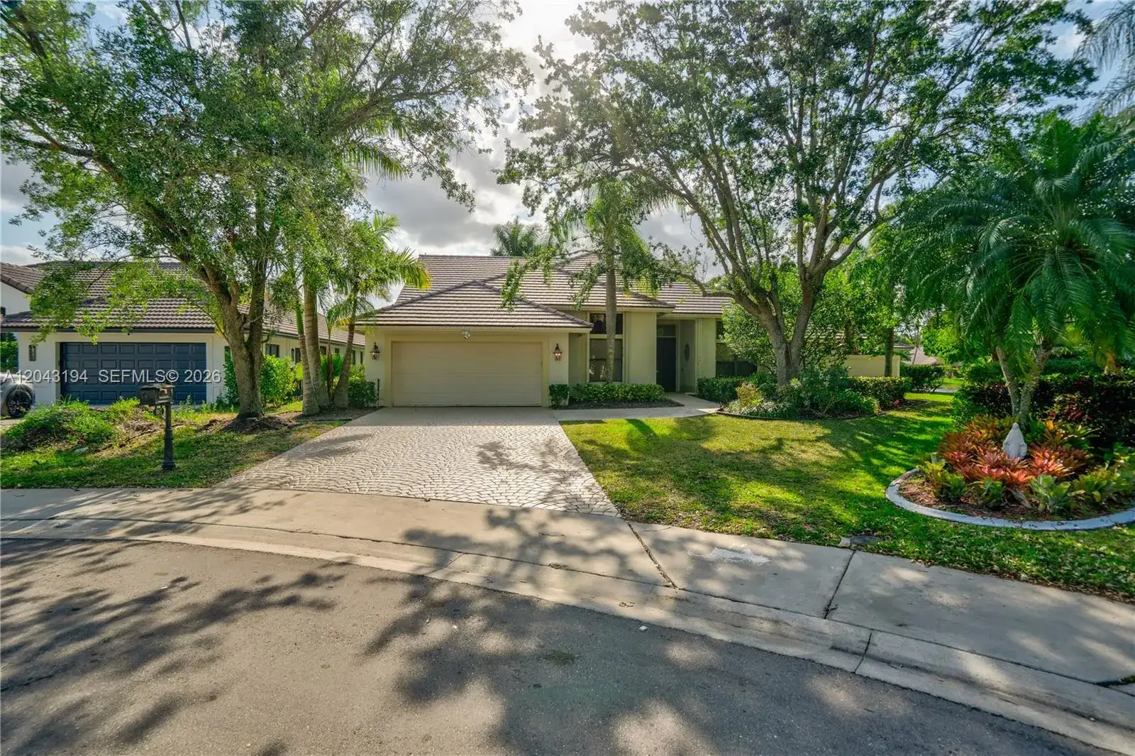 1087 Deerwood Ln # 1087, Weston FL 33326 photo 2