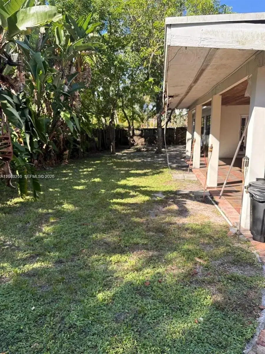 5600 SW 74th Ct, Miami FL 33143 photo 2