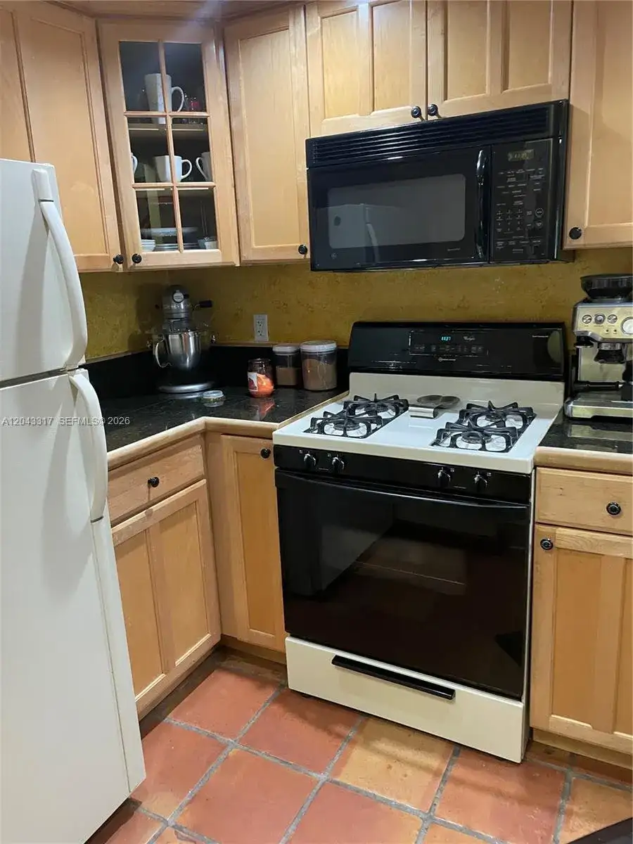 6705 N Kendall Dr # 312, Pinecrest FL 33156 photo 3