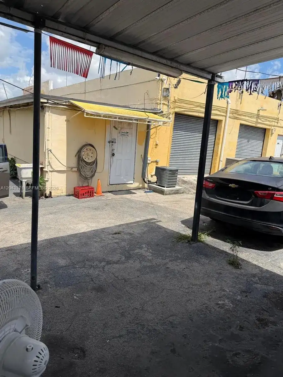 3445 NW 27th Ave, Miami FL 33142 photo 3