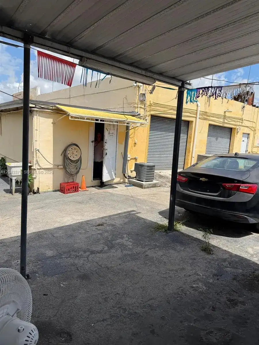 3445 NW 27th Ave, Miami FL 33142 photo 5