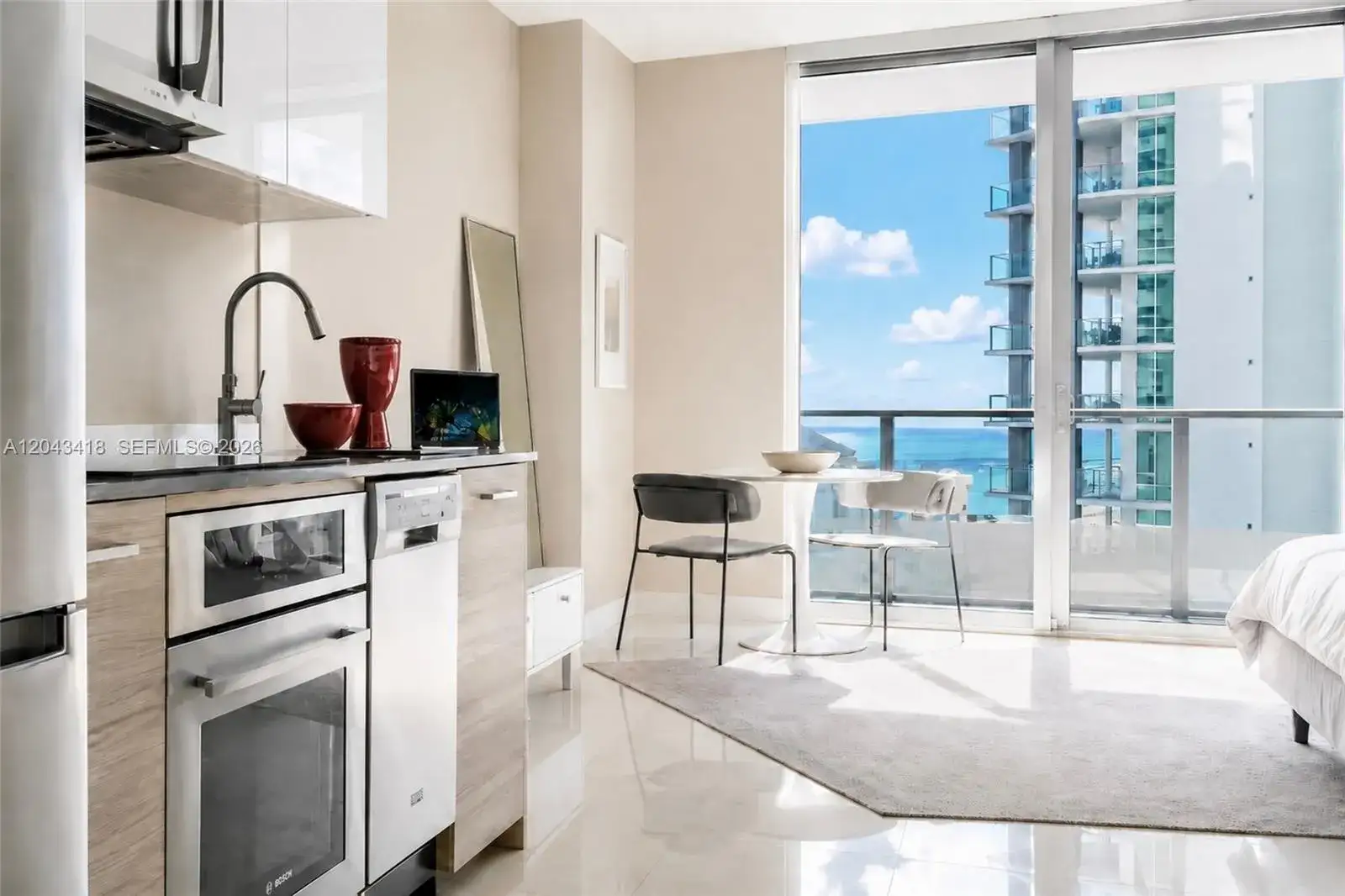 1300 Brickell Bay Dr # 1806, Miami FL 33131 photo 4