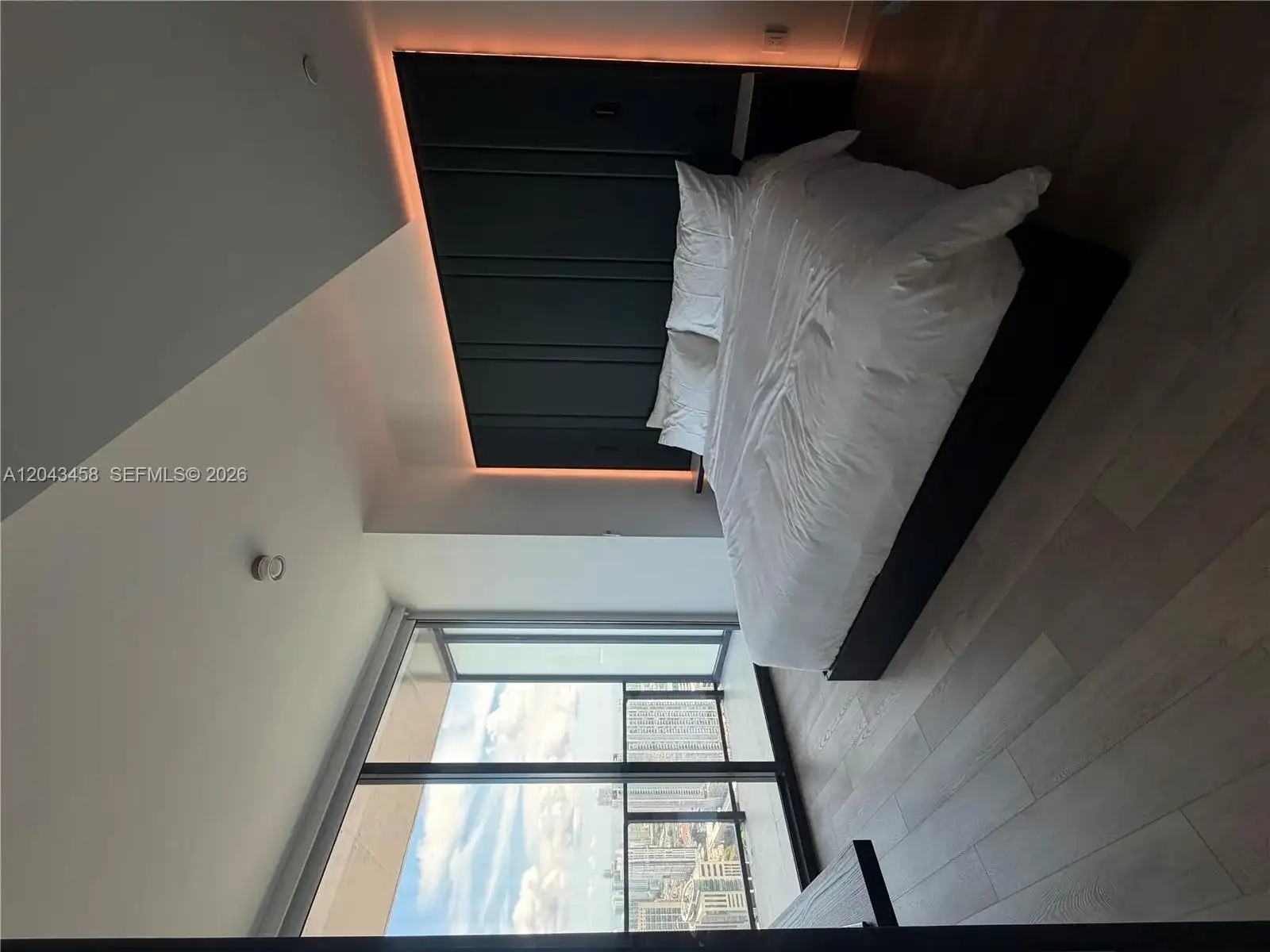 20 NE 11th St # 5103, Miami FL 33132 photo 3