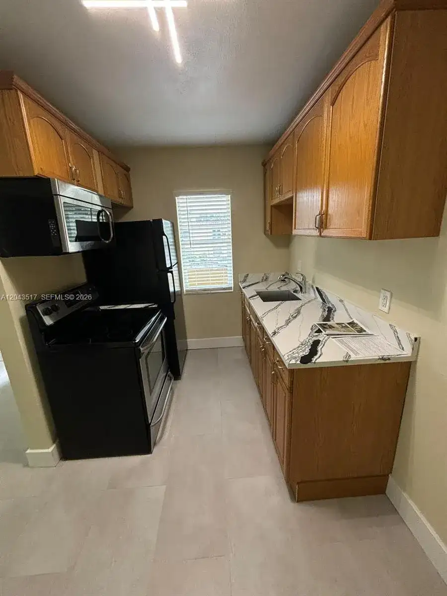 2301 NE 6th Ave # 204, Wilton Manors FL 33305 photo 2