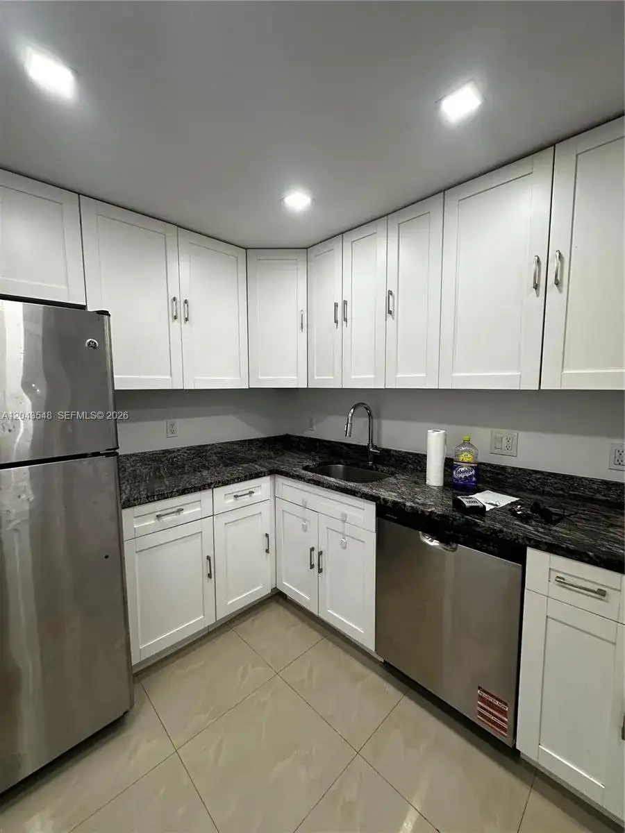 3475 N Country Club Dr # 315, Aventura FL 33180 photo 5